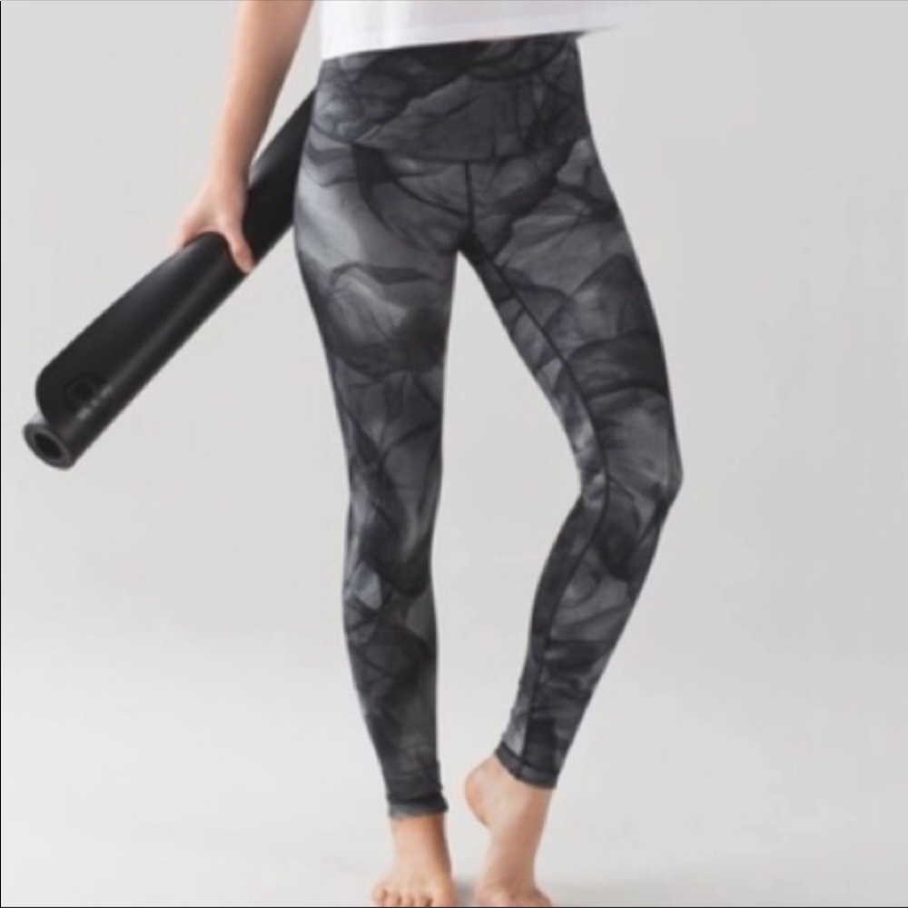 Lululemon Grey smoke wunder legging size 6